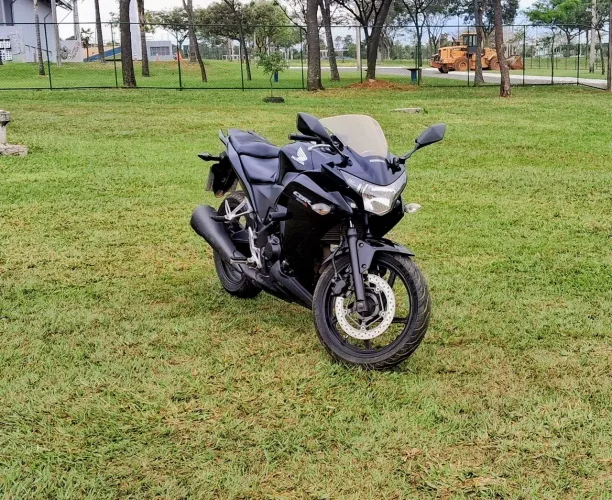 Honda CBR 250R - muito Conservada .