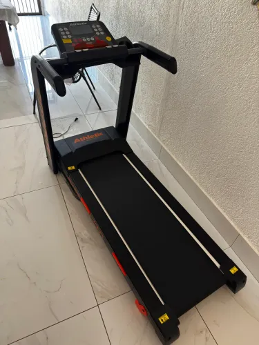 Esteira Athletic Advanced 710t