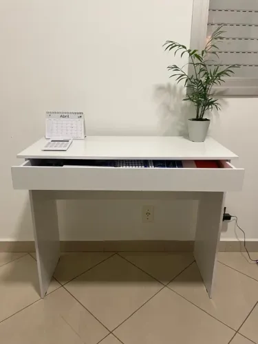 DUAS - Mesa de escritório - 250,00 AS DUAS