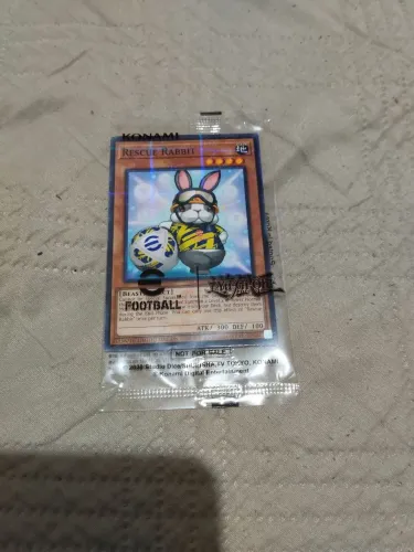 Rescue Rabbit e Neymar Junior Foil Lacrado