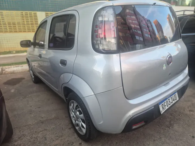 Fiat Uno Attractive 1.0 EVO Fire Flex 8V 5P 2021