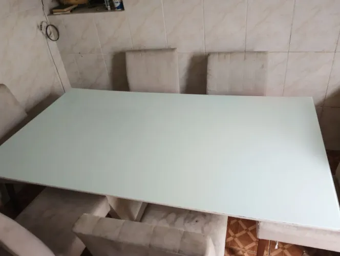 Mesa de Jantar 6 Cadeiras Estofadas (Com Detalhe no Vidro)