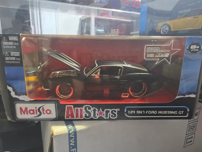 Miniatura 1:24 Ford Mustang 1967 gt all stars