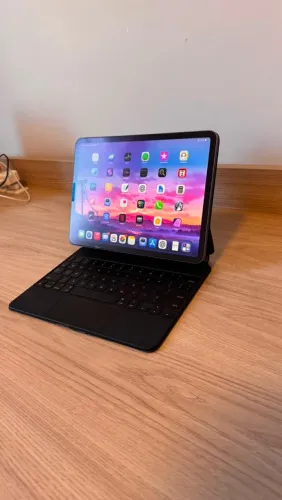 iPad Pro 11 - 1ª geração 256gb Wi-Fi + Magic case Apple com teclado