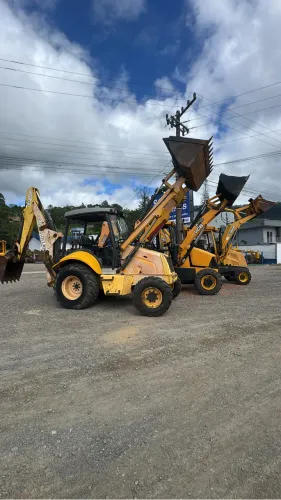 Retroescavadeira new holland LB110 4x4