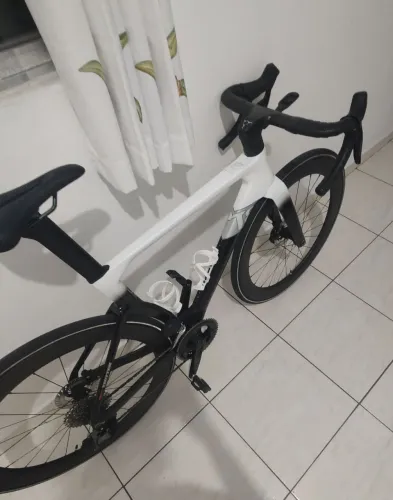 Speed Twitter T8 SRAM RIVAL ELETRÔNICO . Toda em Carbono 