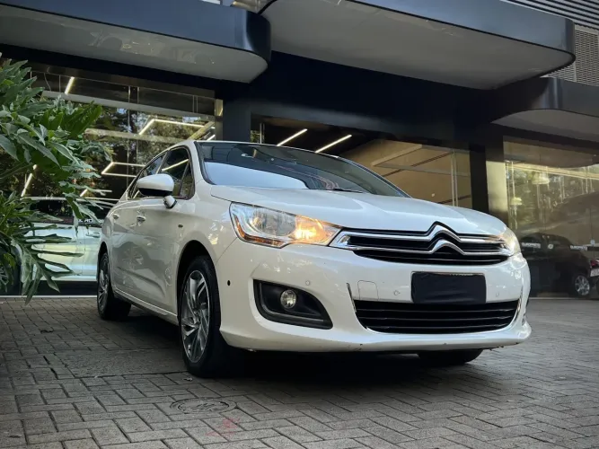 Citroen C4 Lounge Exclusive 1.6 Turbo 4P Aut. 2014