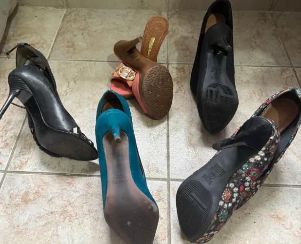 Sapatos salto semi novos