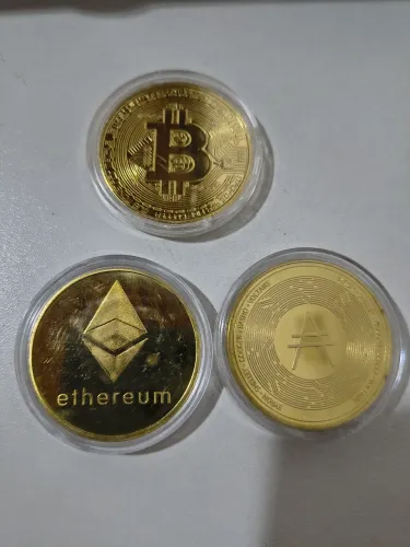 Moedas colecionáveis de Criptomoedas(Bitcoin, Ethereum e Cardano)