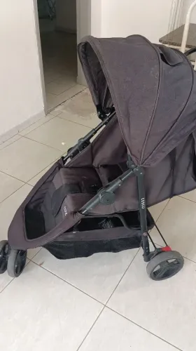 Carrinho de bebê cosco