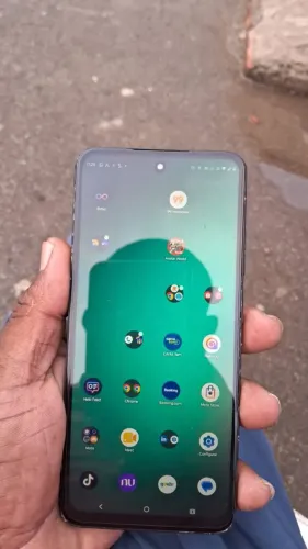 Vendo um Motorola g34 em perfeito estado chamar no zap *88