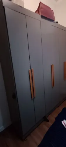 Guarda roupas. Não entrego.