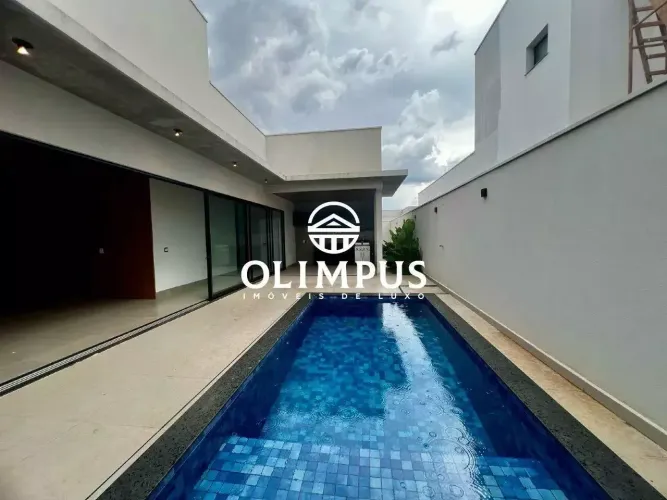Casa para Alugar no Condomínio Golden Village no Bairro Jardim Sul em Uberlândia
