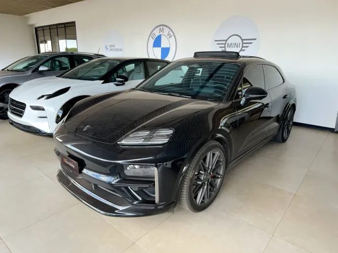 Porsche Macan Turbo (elétrico) 2025