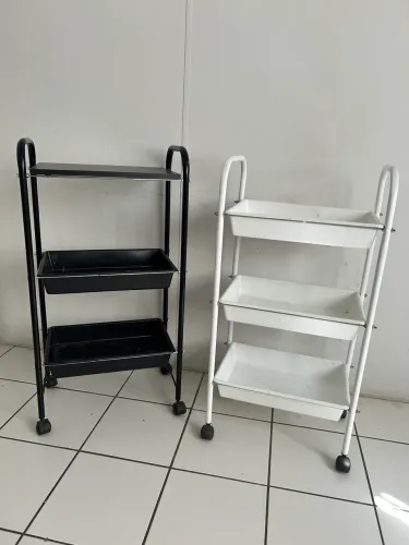 Carrinhos auxiliares/ salão/ estetica