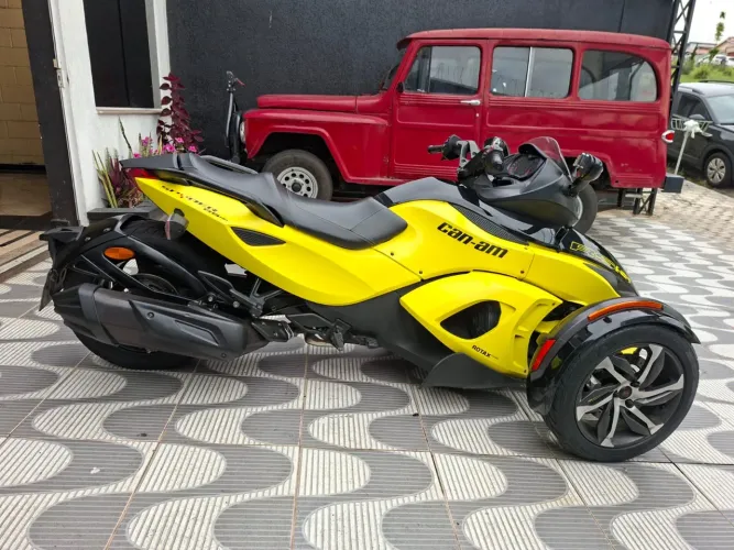 BRP CAN AM SPYDER RSS 2014 RARO 