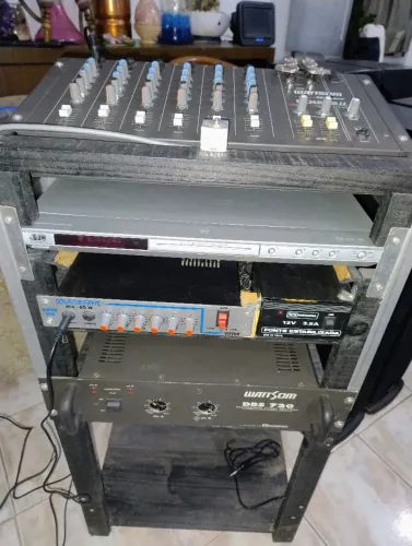 Sistema de Som Wattsom + Polk Audio R40 + Philips | Mesa MXS 6 II + DBS 720