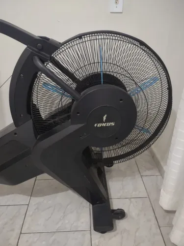 Simulador de remo a ar