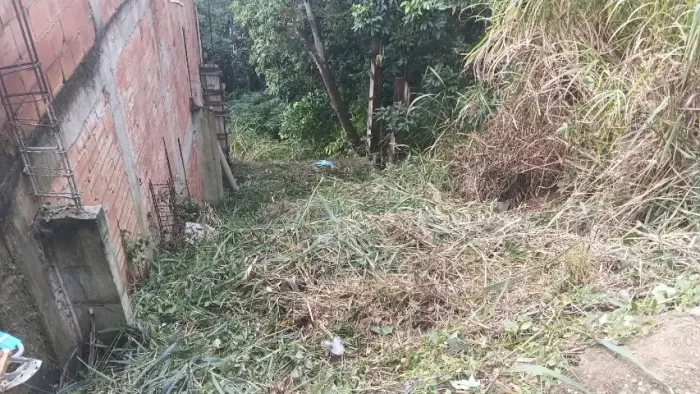 Terreno no condomínio Praia Brava 25x5