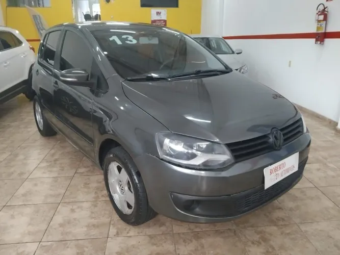 Volkswagen Fox 1.0 MI Total Flex 8V 5P 2013