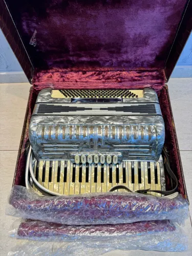 Acordeon Silvio Soprani 120 Baixos - Italiano Legítimo (Com Estojo)