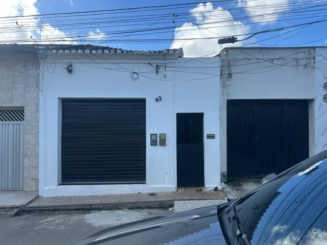 Casa com ponto comercial centro