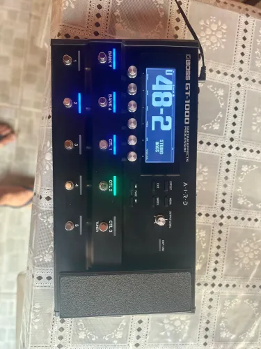 Pedaleira BOSS GT 1000