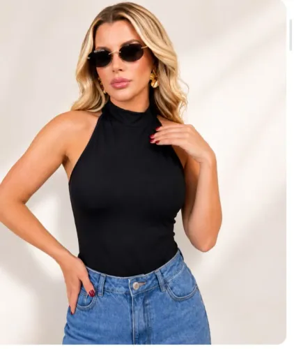 Blusa gola, na cor marrom tamanho único