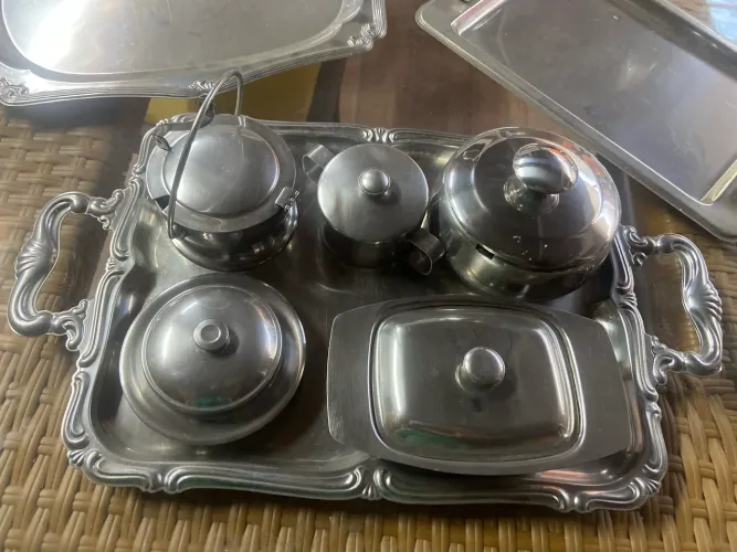 Conjunto chá e café em inox e 2 bandejas 