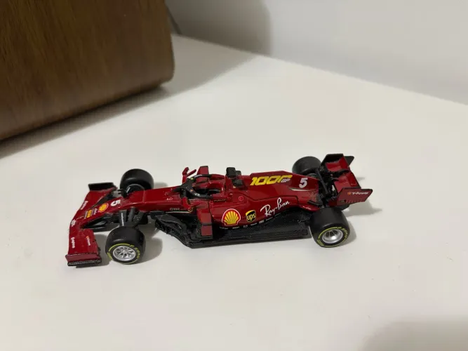 Carrinho Bburago Ferrari