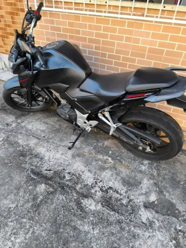 Vende-se CB 300 Twister