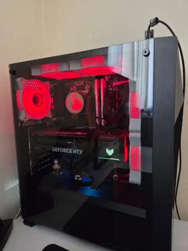 PC Gamer RTX 4060ti + Ryzen 7 5700X3D + Mouse Superlight 2