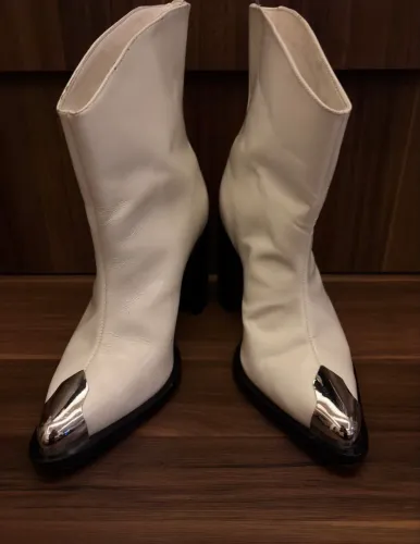Bota Schütz