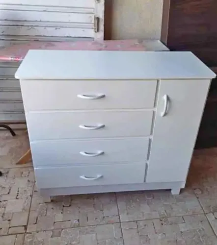 Vende se cômoda branca