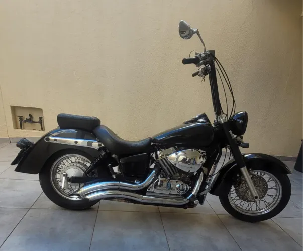Shadow 750