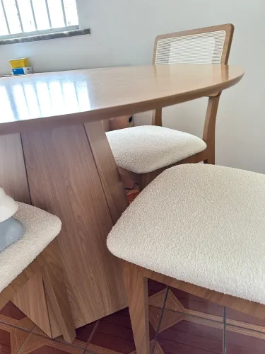 Conjunto mesa de jantar com 4 lugares (montada)