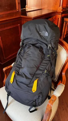 Mochila cargueira THE NORTH FACE ótimo estado