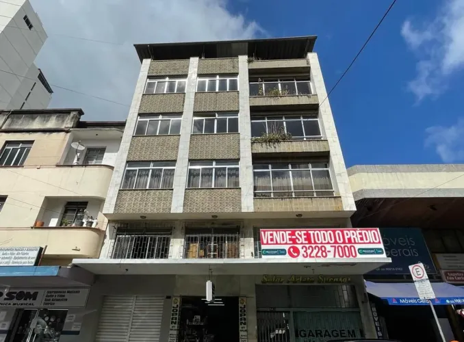 Prédio 10 quartos - Centro