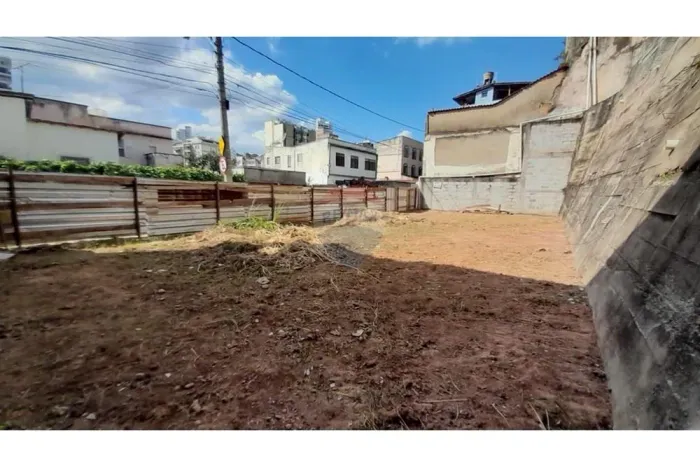 TERRENO À VENDA NO BAIRRO SÃO MATEUS - OPORTUNIDADE PARA CONSTRUTOR
