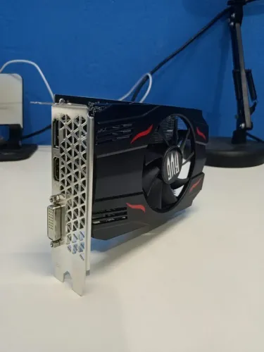 Placa de Vídeo RX 560 4GB Revenger - Produto seminovo