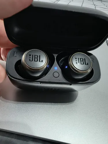 Fone de ouvido JBL Live 300TWS