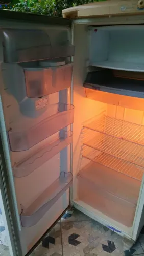 Geladeira muito boa gela muito
