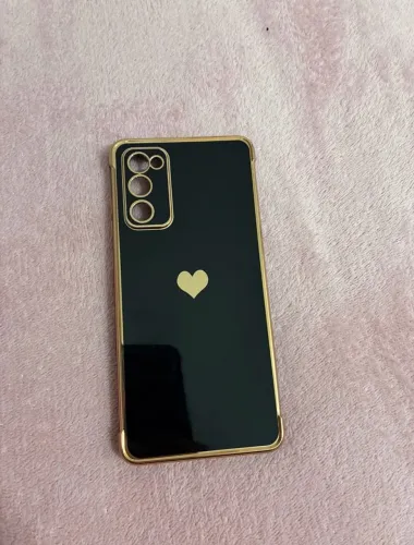 capinha samsung S20fe preta com dourado