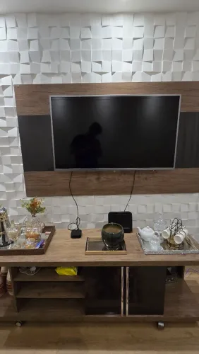 Vendo o conjunto Rack + Painel muito bem cuidado!