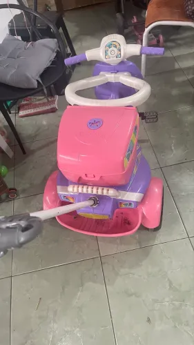Carrinho de passeio. Moto UNO. Vira triciclo