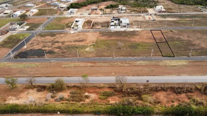 Lote/Terreno para venda possui 1050 metros quadrados