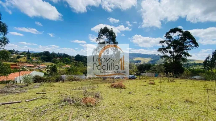 Terreno à venda no bairro Chácara Fernão Dias, localizado entre a cidade de Atibaia/SP e B