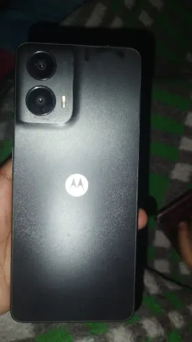Celular moto g24,somente com a tela quebrada mais tá funcionando perfeitamente