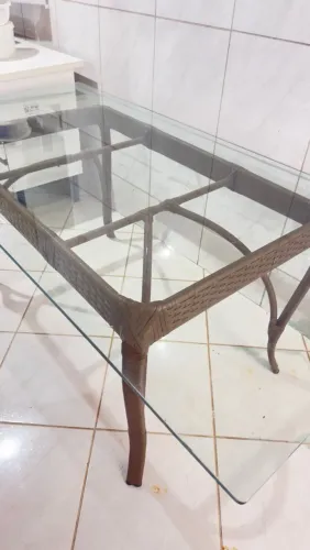 Vende-se mesa