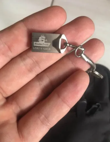 Pen-drive 128gb novo
